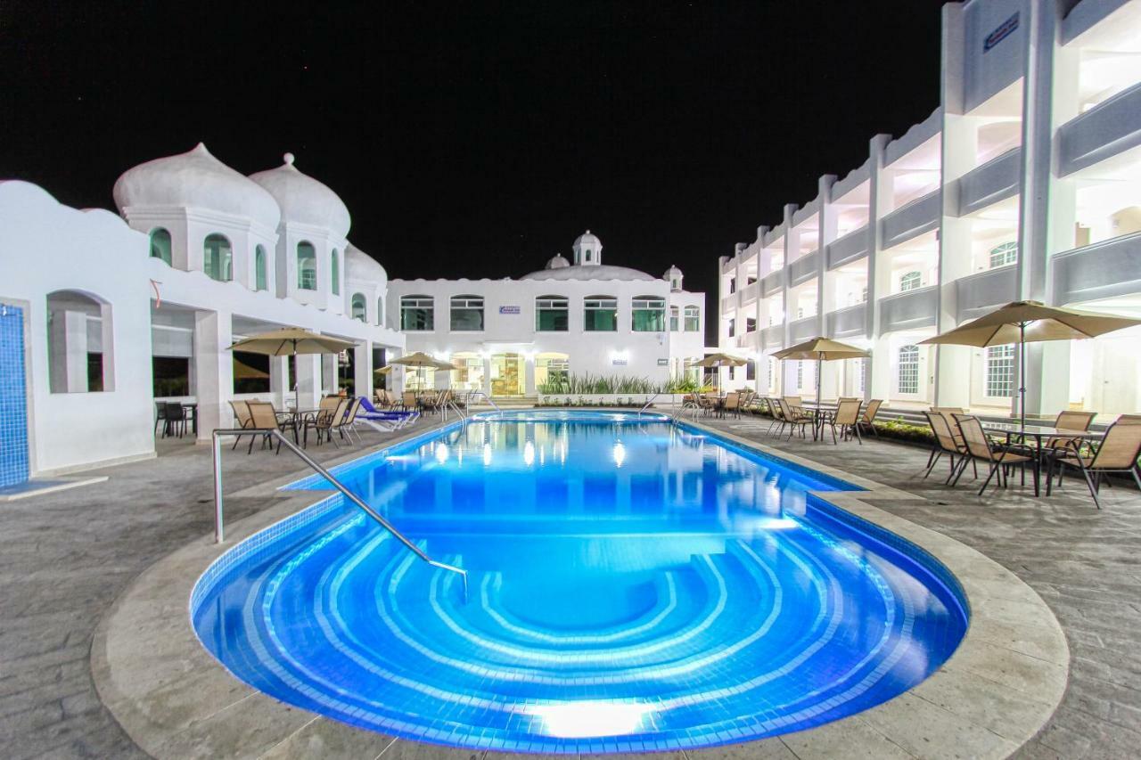 Hotel Splash Inn Alcocer Exteriér fotografie